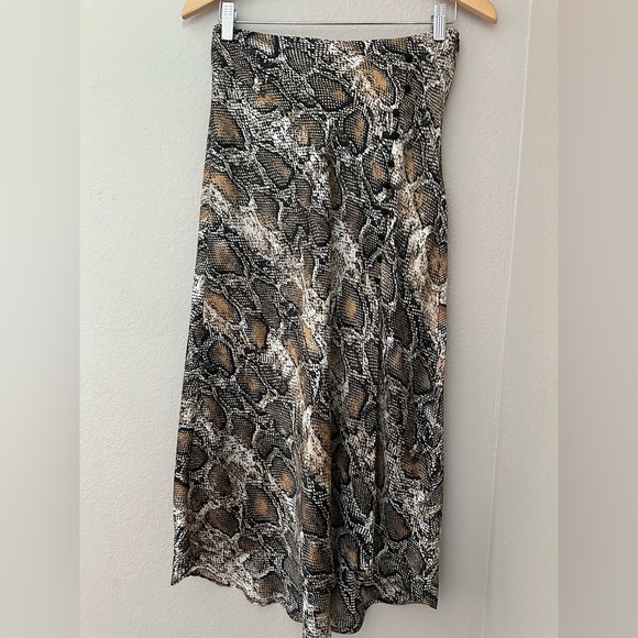 Zara Worn once snake print front fabric buttons Skirt Sz S. Preppy, Vibrant - Picture 10 of 10
